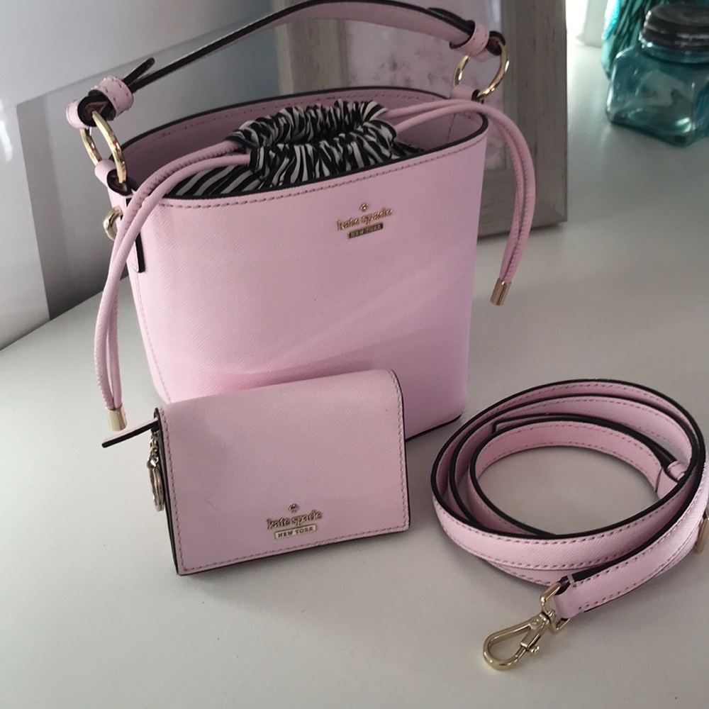 Kate spade pink lemonade key chain wallet🍒